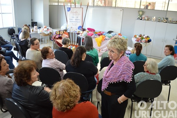 Tricolã promove workshop de tricô e crochê em FW