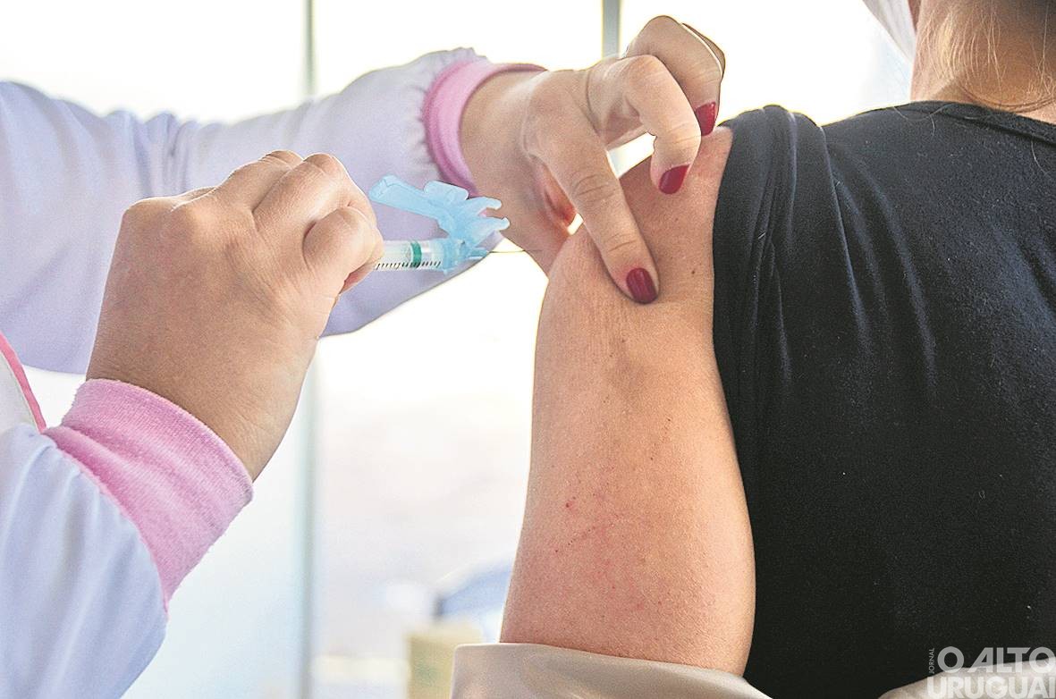 Terceira dose da vacina contra Covid-19 será aplicada a partir de 15 de setembro