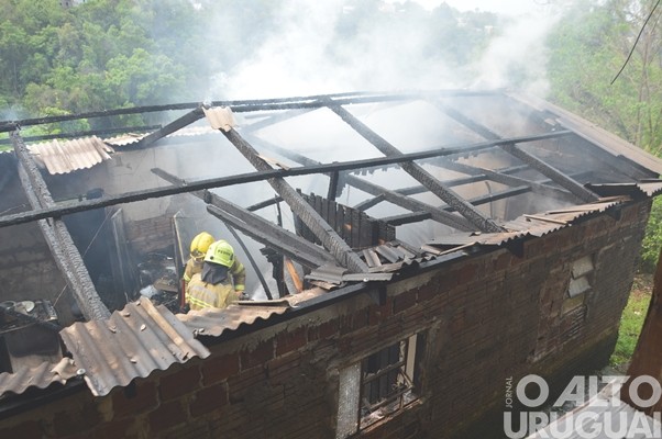 FW: Bombeiros atendem mais um incêndio em residência