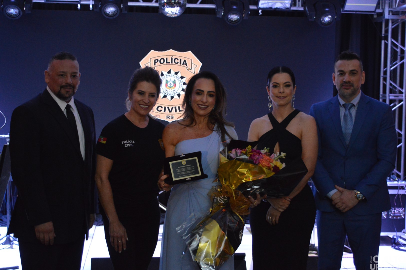 Baile Golden Night homenageia parceiros da Polícia Civil