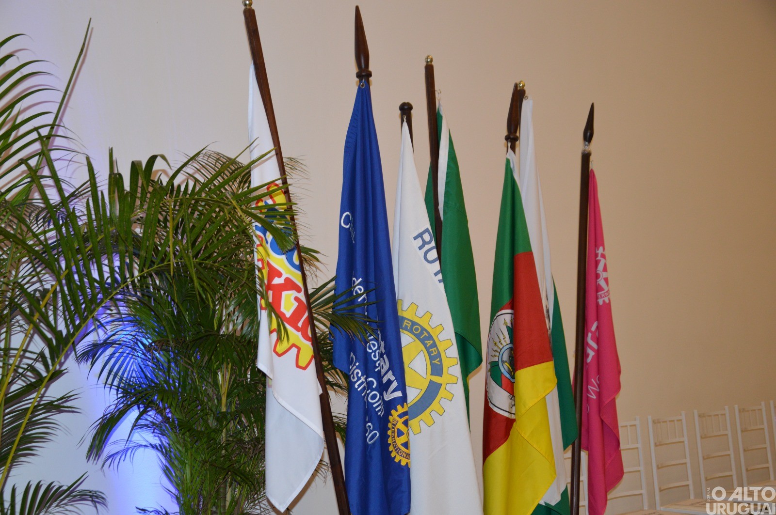 Clubes de Rotarys empossam novas diretorias em FW