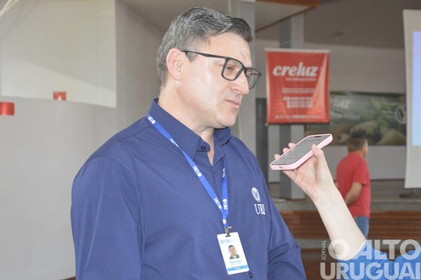 Evento realizado pela Creluz em Pinhal marca o Dia da Árvore