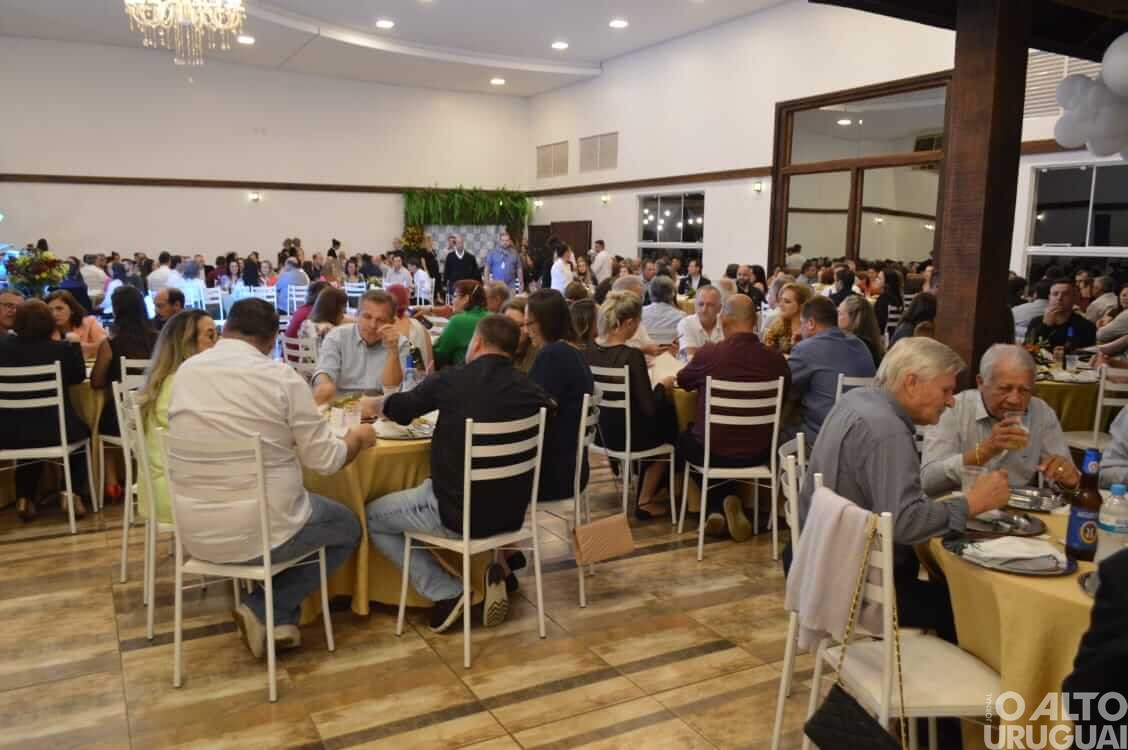 Jantar-dançante das Amigas do Hospital é realizado em Seberi