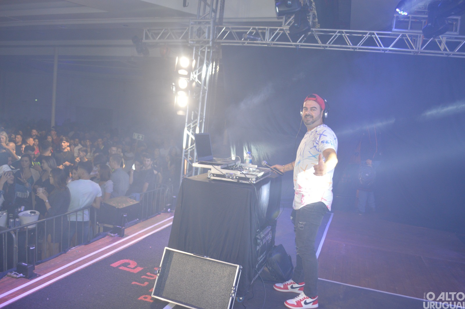 Sertanejo Luan Pereira reúne grande público em show em FW