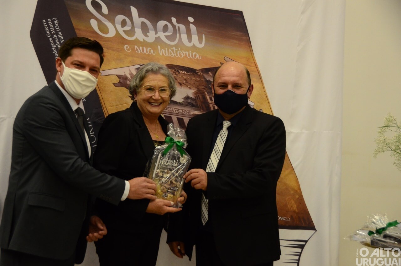 Lançamento de livro marca abertura das festividades dos 62 anos de Seberi