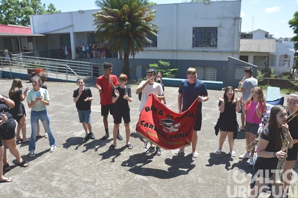 Bandas da Escola Cardeal Roncalli conquistam cinco títulos de campeãs e três de vice-campeãs em SC
