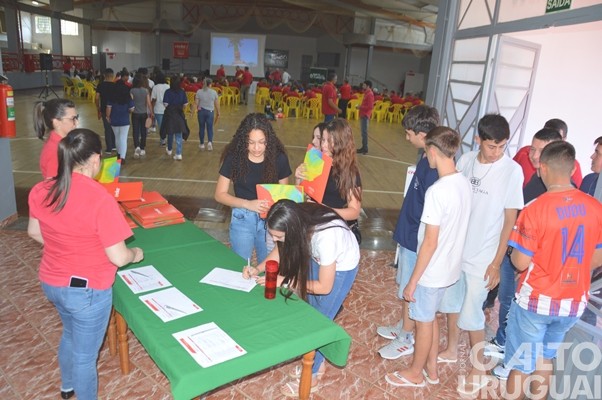 Evento realizado pela Creluz em Pinhal marca o Dia da Árvore