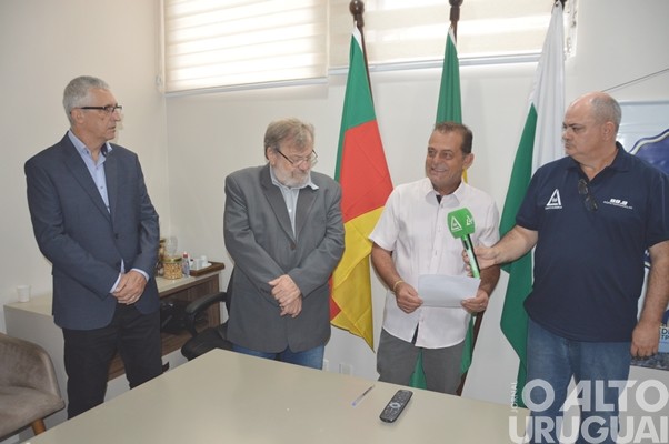 Prefeitura de FW apresenta selo e programação comemorativos aos 70 anos