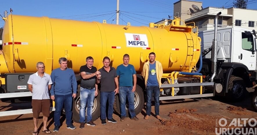 Administração de Taquaruçu do Sul entrega novo veículo à Agricultura