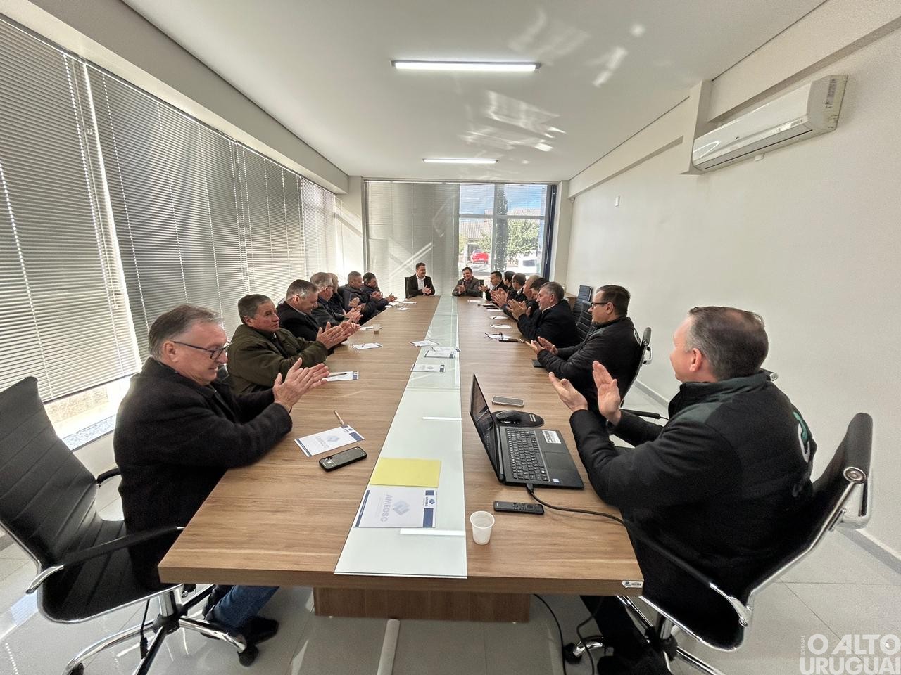 Amzop amplia debate sobre produção de asfalto na região