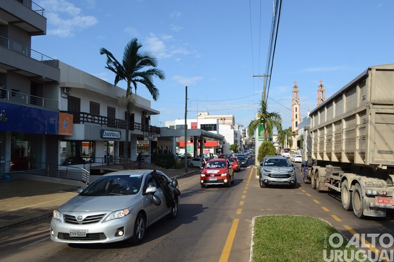 Profissionais de enfermagem promovem carreata