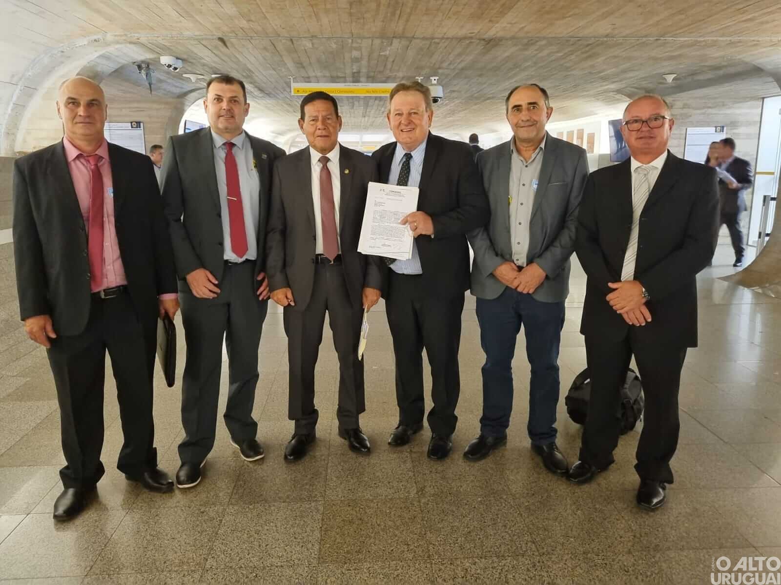 Prefeito de Planalto realiza encontros em Brasília