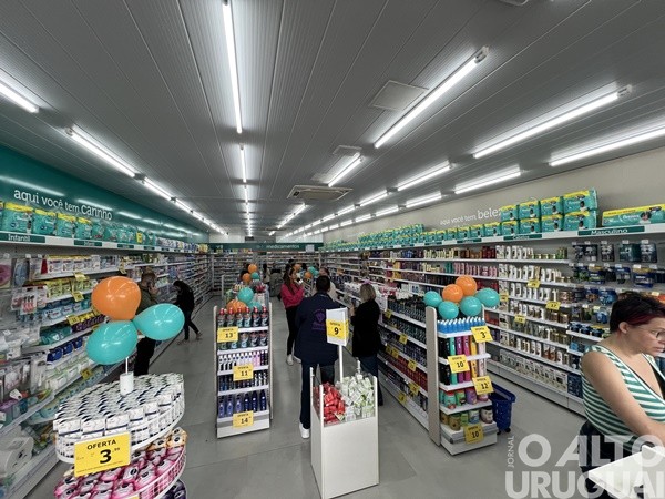 Inaugurada Farmácias Associadas Cruz Azul em Ametista do Sul