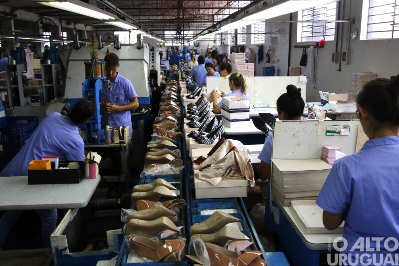 Indústria puxa criação de empregos formais no RS neste ano