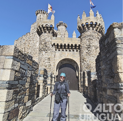 Servidora da UFSM/FW percorre trajeto do Caminho de Santiago Francês