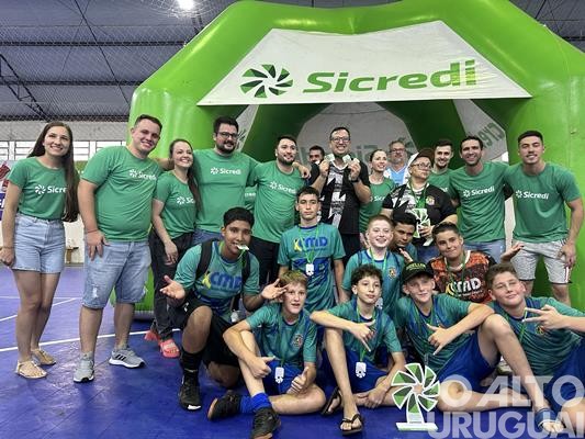 Copa Sicredi e Palmitinhense de Futsal envolve mais de 200 atletas
