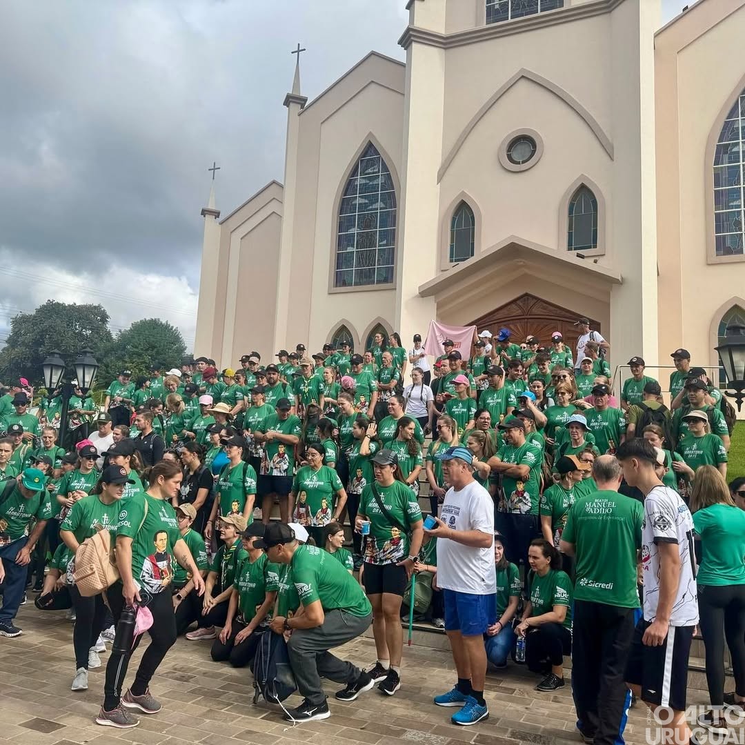 Fiéis participam da 4ª Maratona da Fé em honra aos beatos Manuel e Adílio