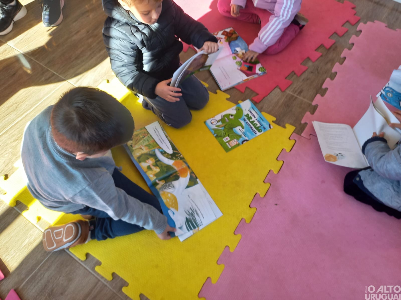 Vista Alegre reforça alfabetização com entrega de 120 livros na EMEI Dona Etelvina