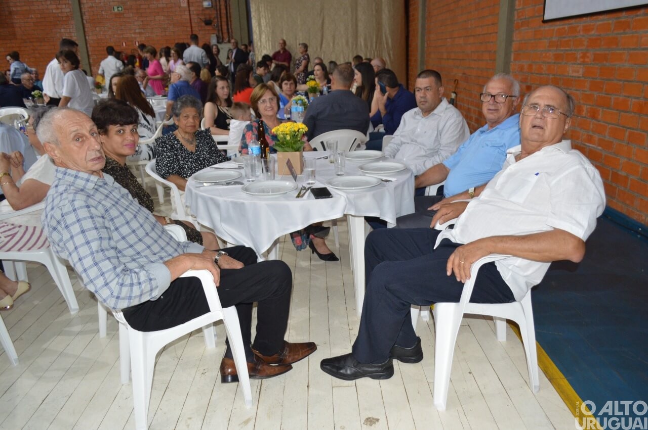 Jantar marca 40 anos da Apae-FW