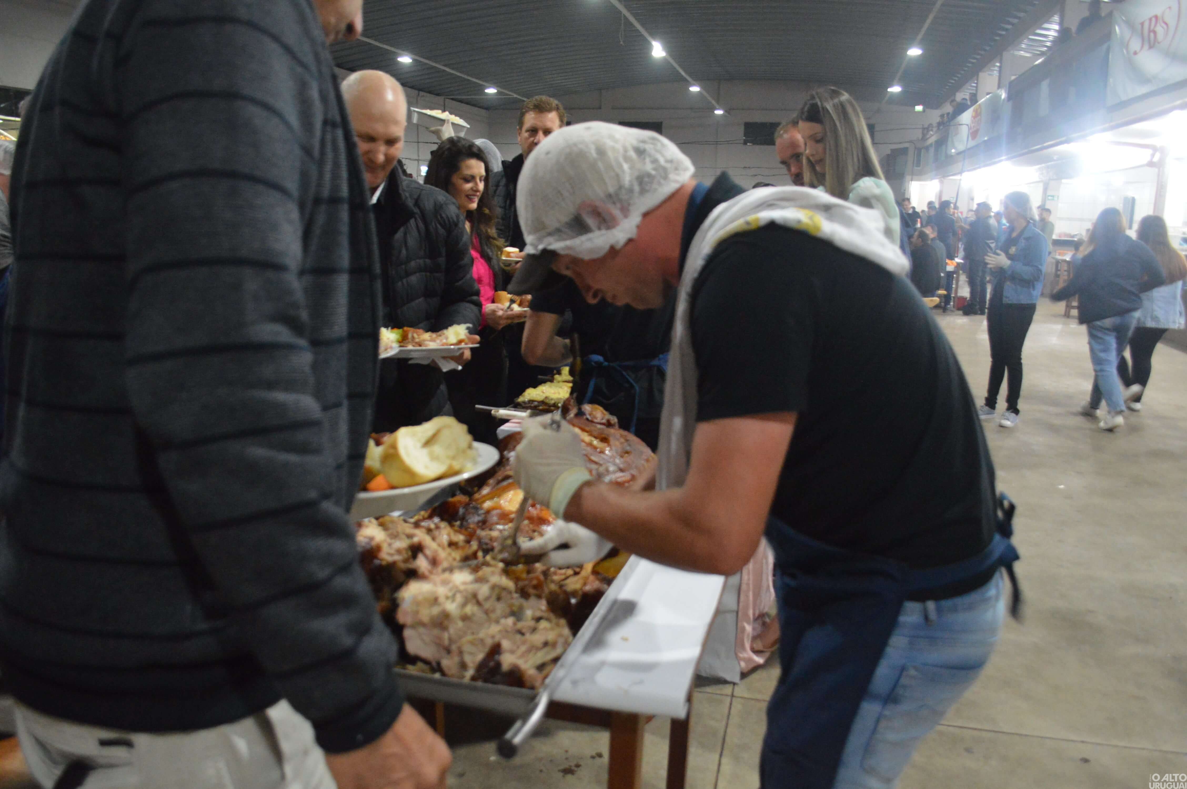 Taquaruçu do Sul: 20ª Festa do Leitão no Rolete reúne um grande público