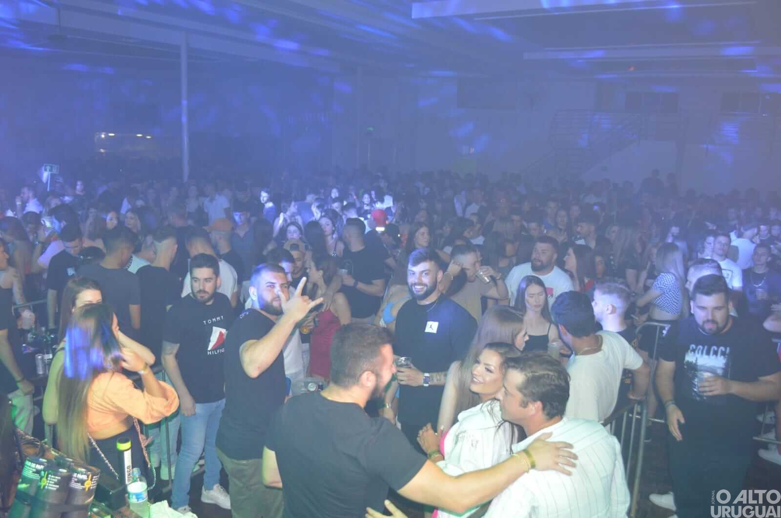 Show de MC Don Juan anima público em FW