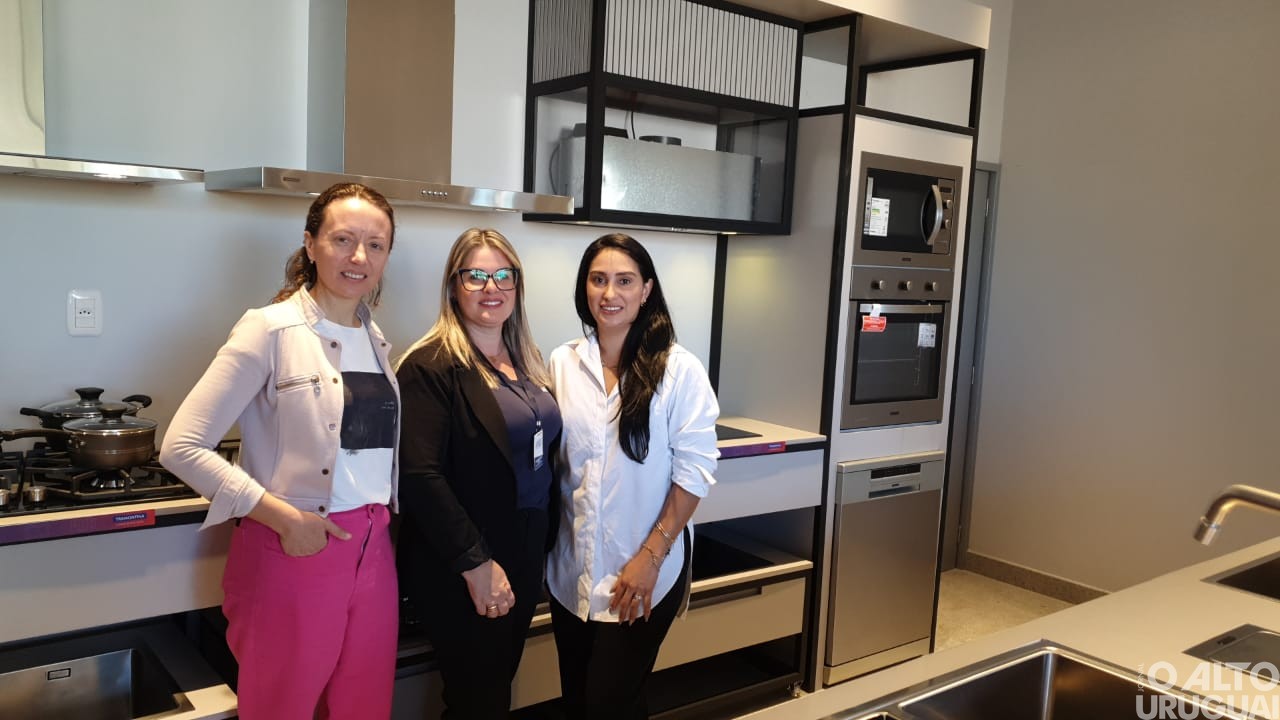 Núcleo da Mulher Empreendedora realiza reunião com visita à empresa