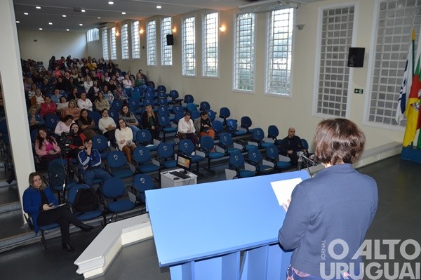 Frederico Westphalen debate excelência e avaliação no ensino público