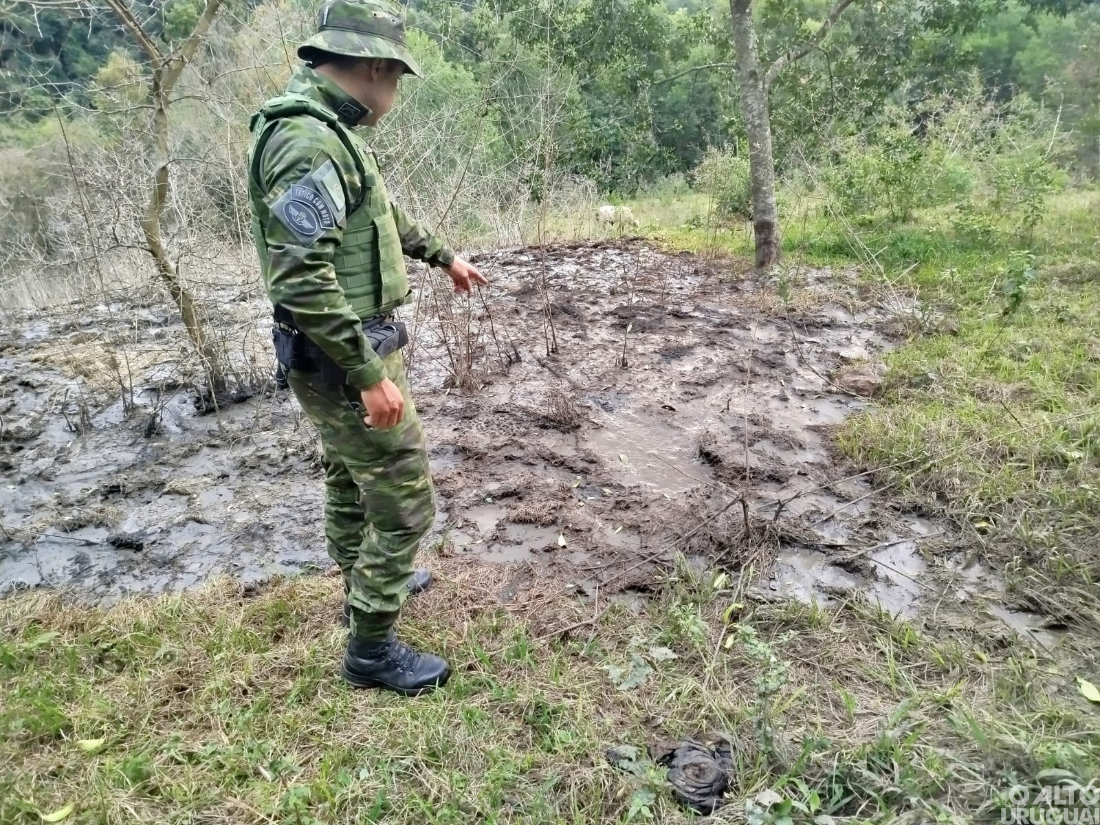 Poluição ambiental é flagrada em Pinheirinho do Vale