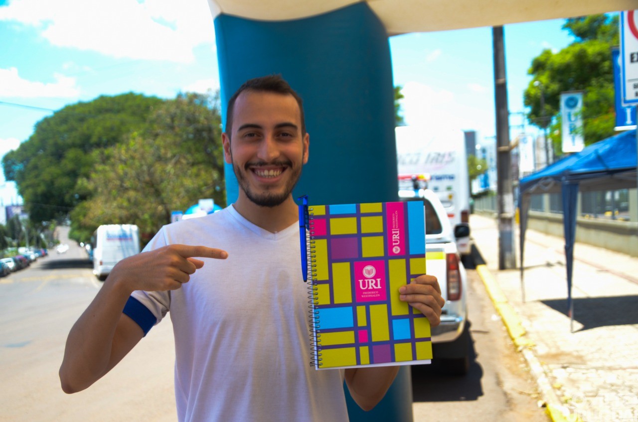 Estudantes participam do primeiro dia de provas do Enem