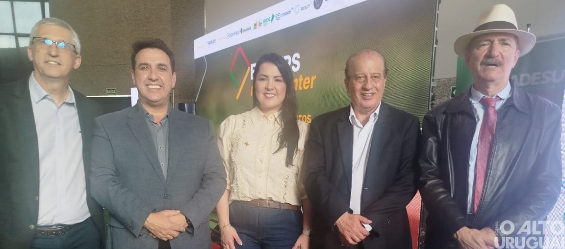 Vice-prefeito de FW participa de assembleia dos prefeitos na Expointer