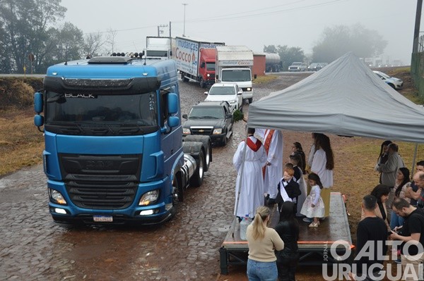 Festa do Colono e Motorista de Frederico Westphalen reúne mais de 200 veículos