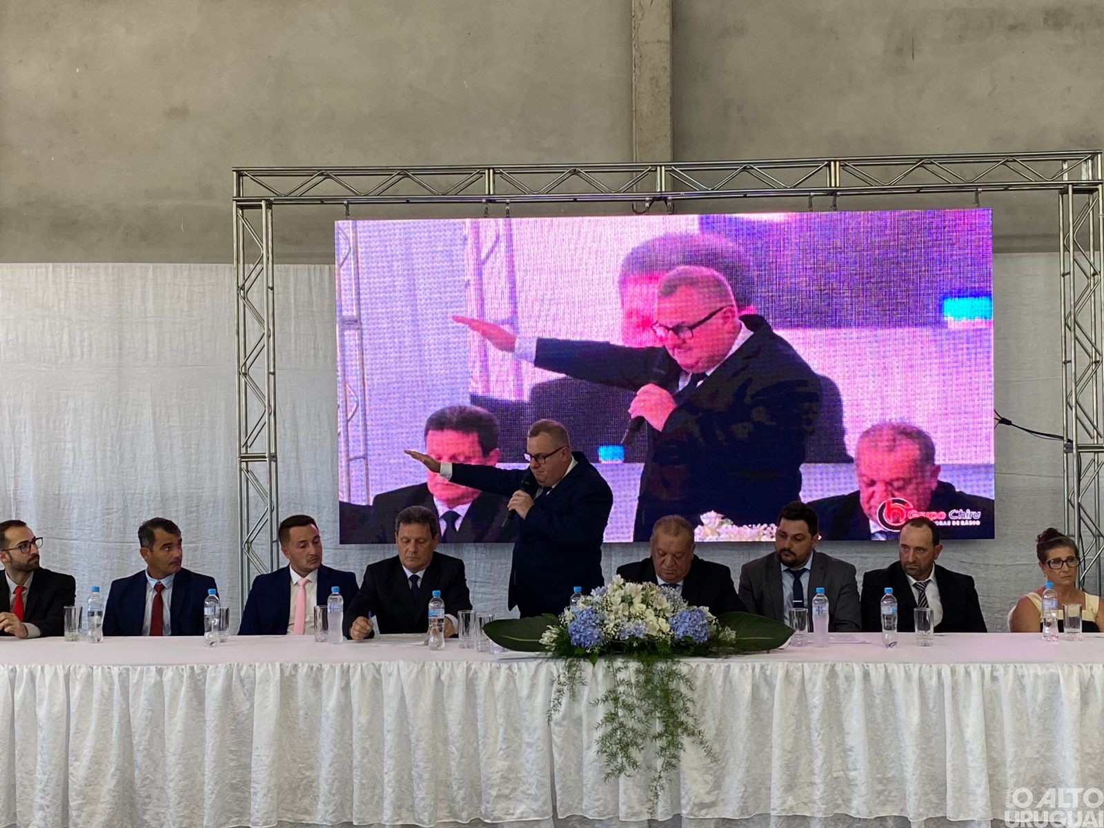 Eleitos em Palmitinho tomam posse