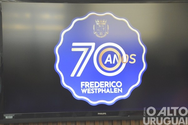 Prefeitura de FW apresenta selo e programação comemorativos aos 70 anos