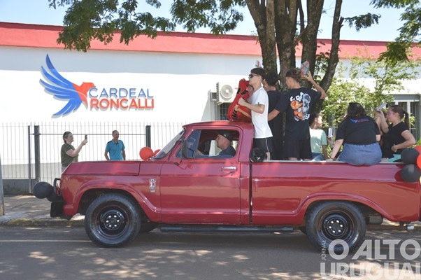 Bandas da Escola Cardeal Roncalli conquistam cinco títulos de campeãs e três de vice-campeãs em SC