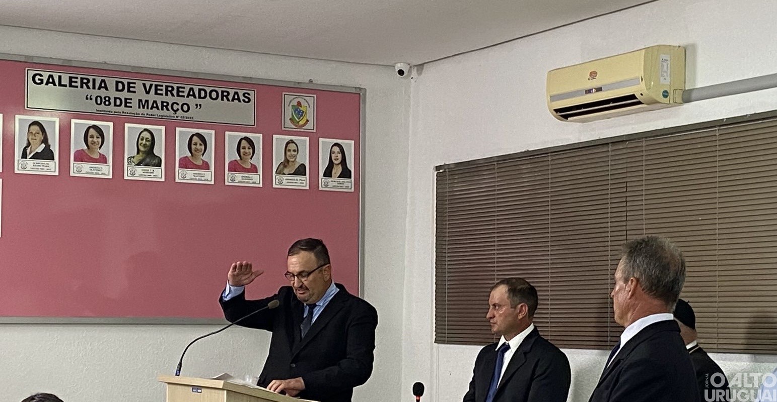 Prefeito e vereadores de Vista Alegre são empossados