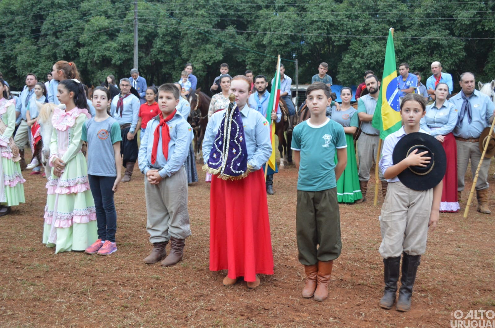 Oração da Ave Maria também marca segundo dia do Rodeio Crioulo de FW