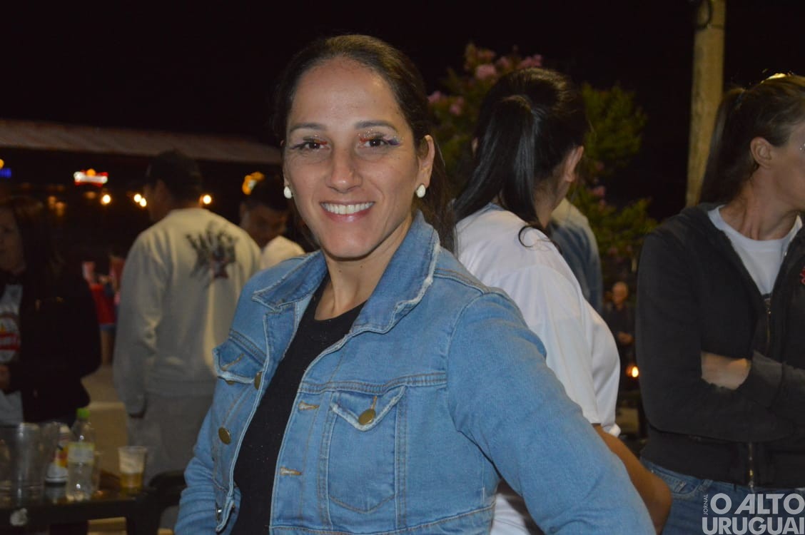 Desfile de rua do Carnaval Regional de Iraí reúne grande público