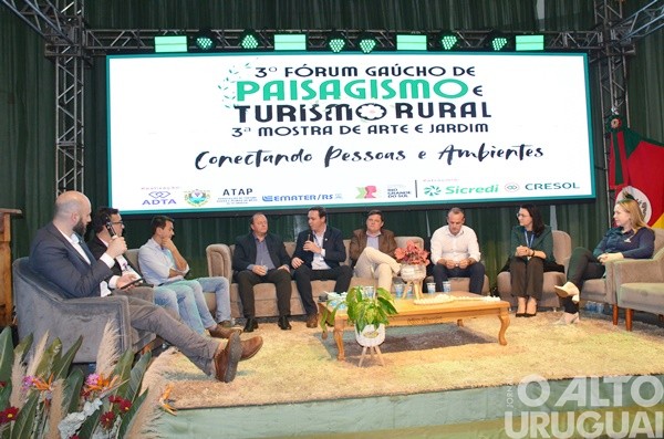 Segundo dia de fórum em Ametista do Sul conta com presença do presidente da Emater