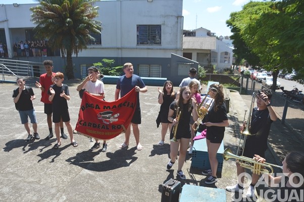 Bandas da Escola Cardeal Roncalli conquistam cinco títulos de campeãs e três de vice-campeãs em SC