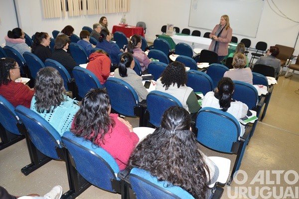 IFFar-FW inicia curso para produtoras de derivados do leite