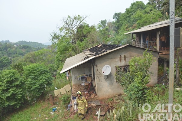 FW: Bombeiros atendem mais um incêndio em residência