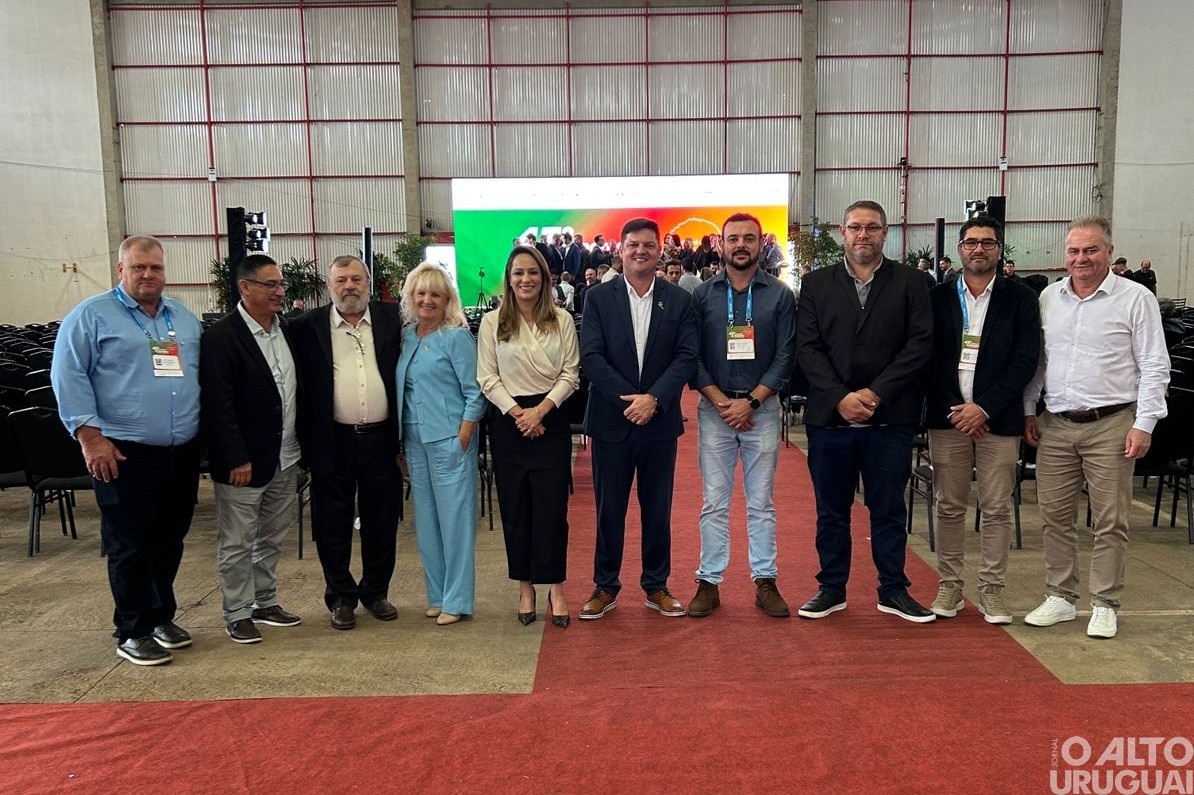 Lideranças da Amzop assumem cargos na nova diretoria da Famurs