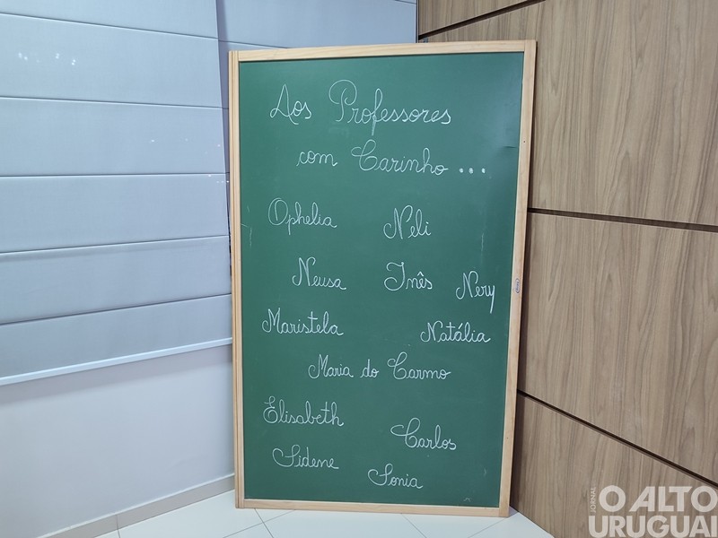 Poder Legislativo valoriza professores com a Condecoração Mérito Educacional Barril