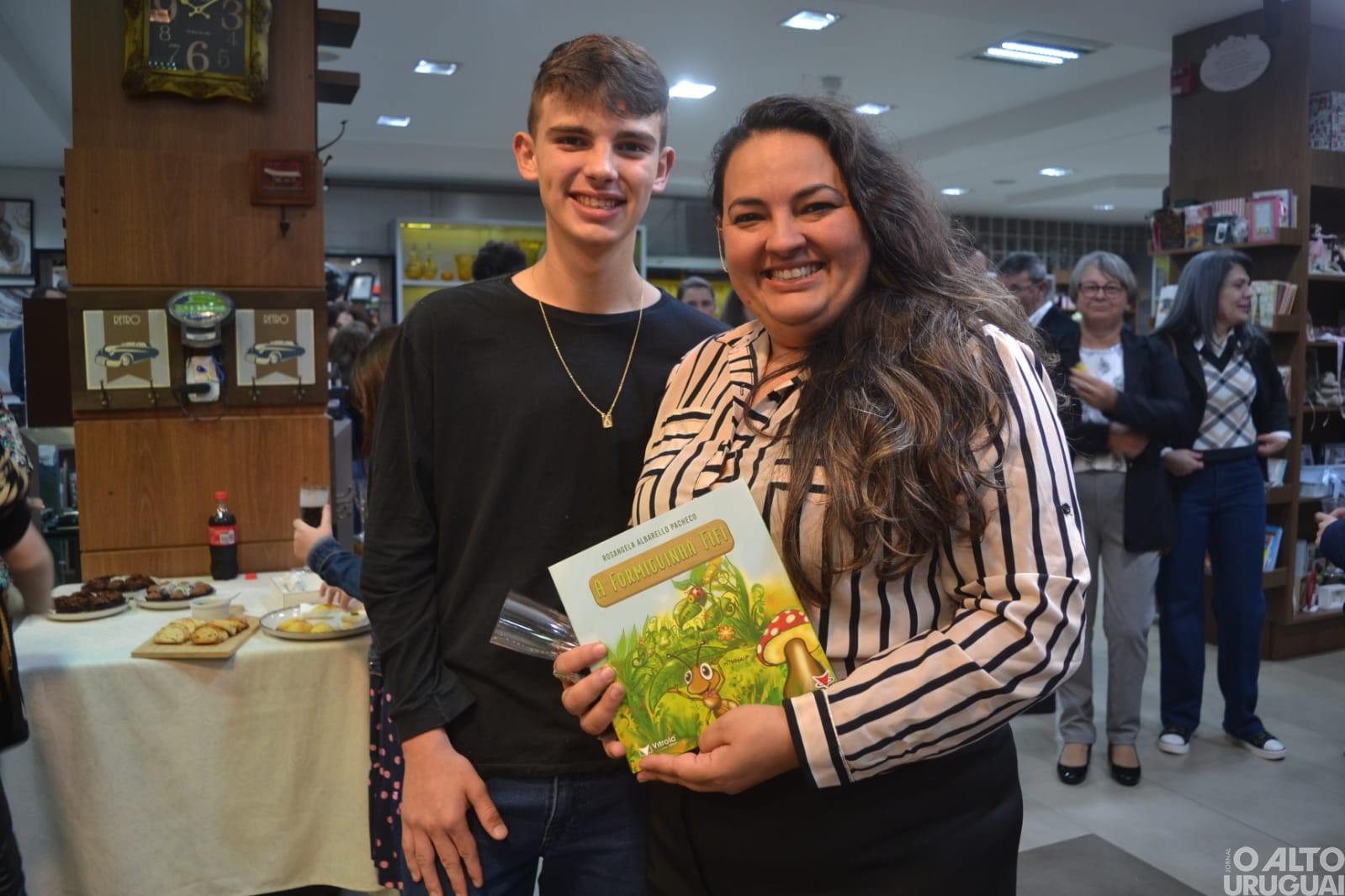 Frederiquense lança livro infantil