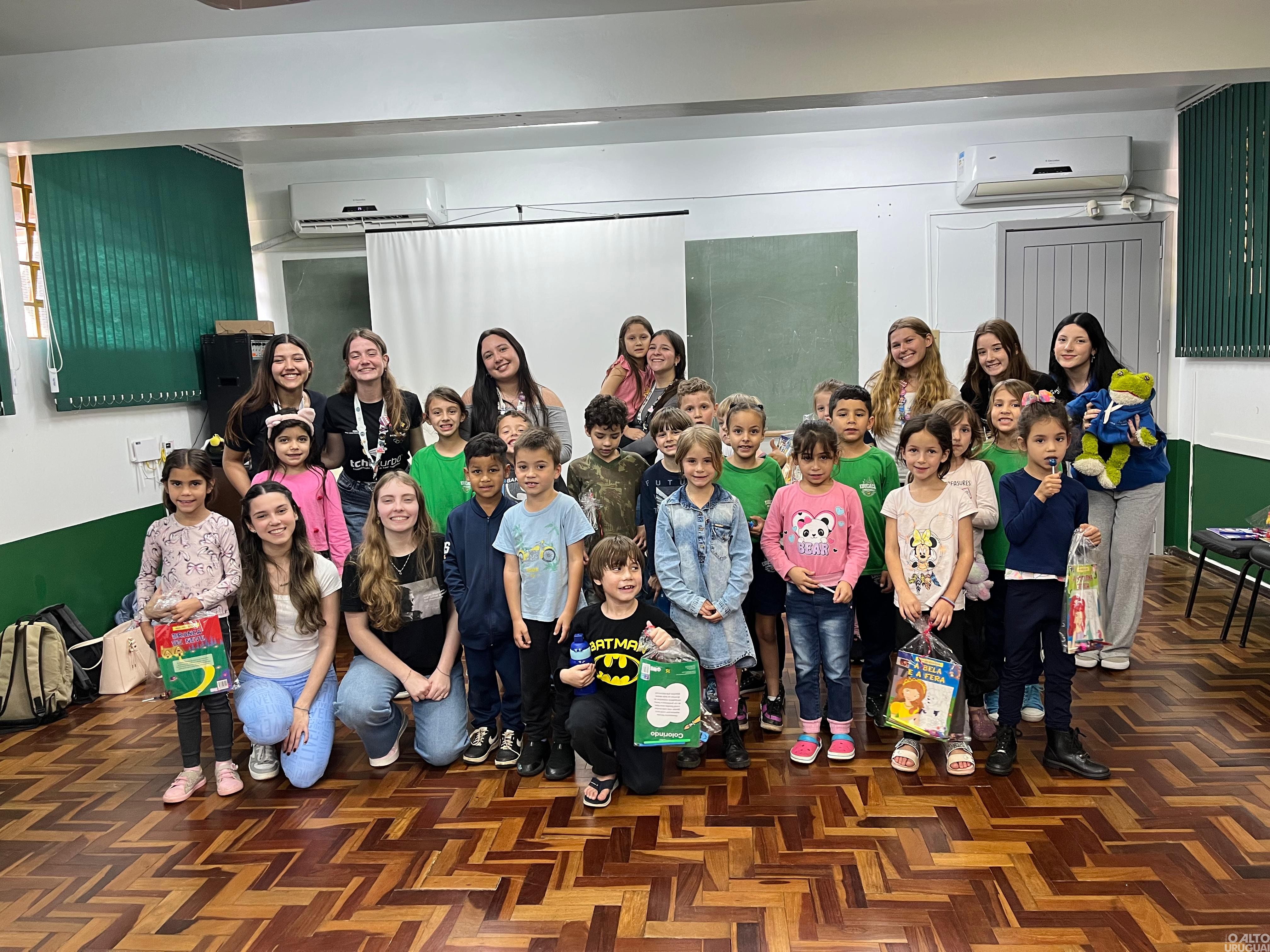 Interact Club promove edição do Projeto Alegria com estudantes da Escola Edegar Marques de Matos
