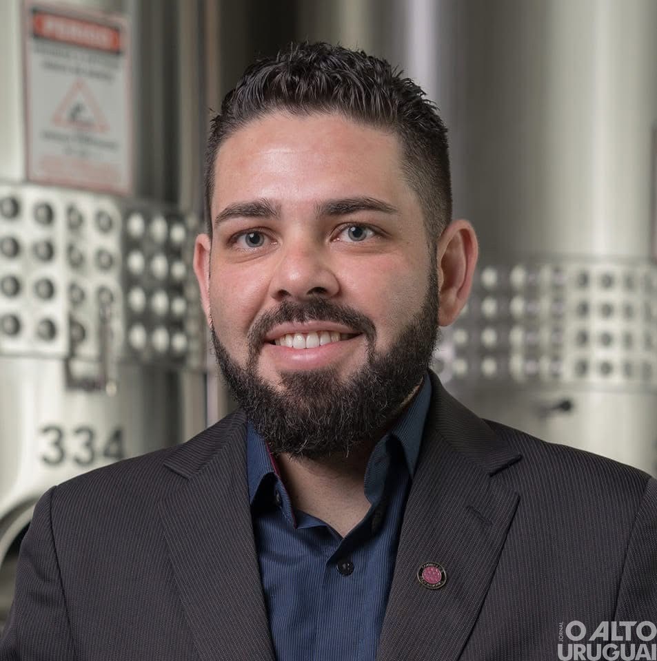 Frederiquense Marcelo Santos é campeão do Desafio Sul-Americano de Sommeliers
