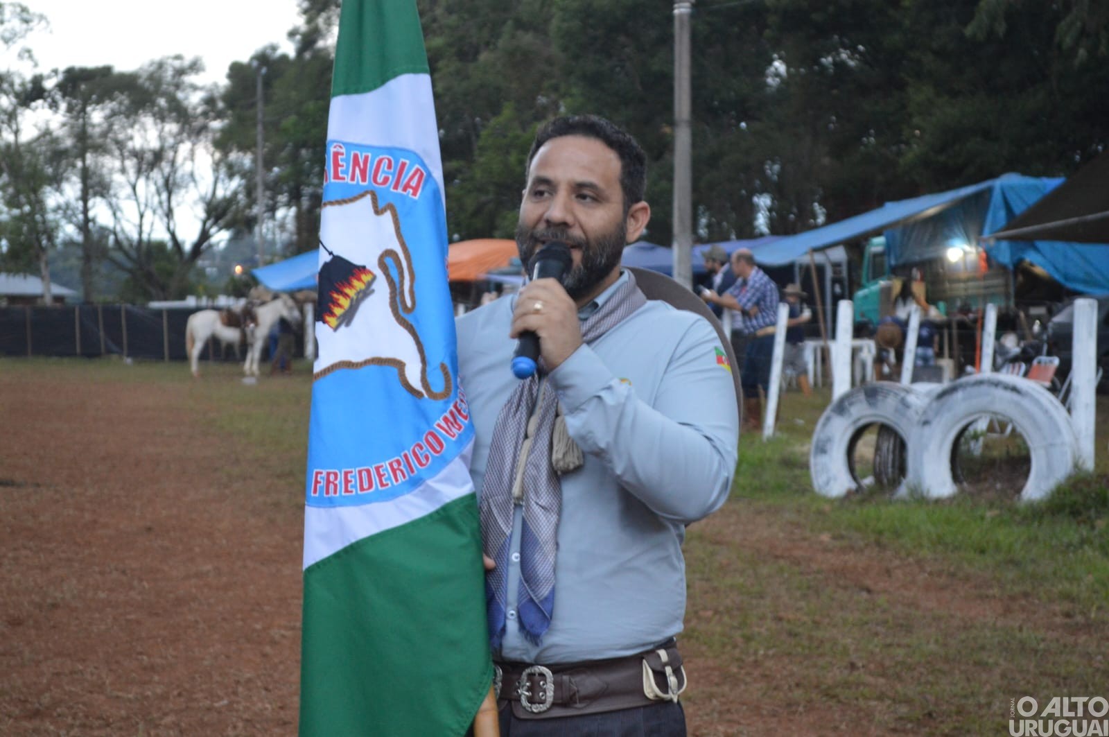 Oração da Ave Maria também marca segundo dia do Rodeio Crioulo de FW