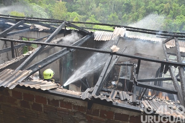 FW: Bombeiros atendem mais um incêndio em residência