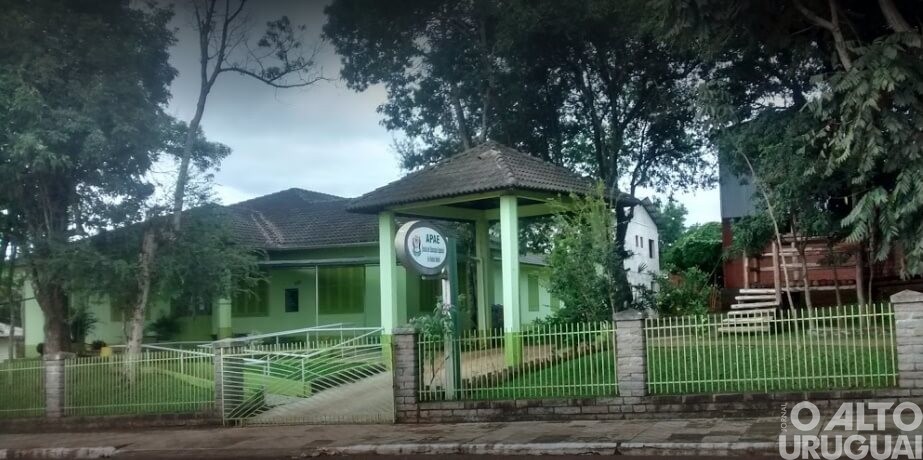 Executivo de Novo Tiradentes doa R$ 6,4 mil para Apae de Rodeio Bonito