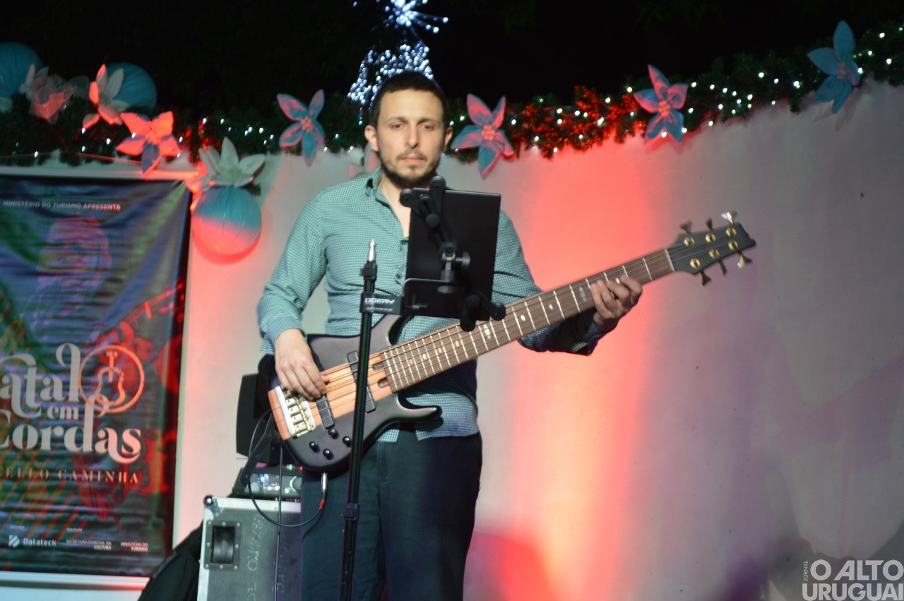 Acendimento de luzes marca a abertura do Natal em Rodeio Bonito